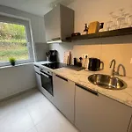 Apartman Grosses Apartment,ferienwohnung Mut 90 Qm2, Grosser Aufenthaltsbereich Fuer Firmen, Gruppen, Familien, Nahe Ulm, 3 Schlafzimmer, Wlan,hotel-tv,einzelbetten,garten,ruhige Lage,bettwaesche,handtuecher Inklusive,self Check-in,nahe Bwk,uni,legoland