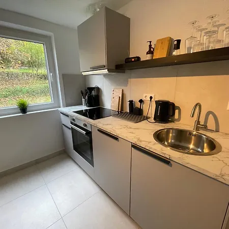 Apartmán Grosses Apartment,ferienwohnung Mut 90 Qm2, Grosser Aufenthaltsbereich Fuer Firmen, Gruppen, Familien, Nahe Ulm, 3 Schlafzimmer, Wlan,hotel-tv,einzelbetten,garten,ruhige Lage,bettwaesche,handtuecher Inklusive,self Check-in,nahe Bwk,uni,legoland