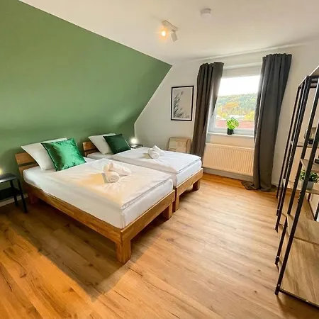 Grosses Apartment,ferienwohnung Mut 90 Qm2, Grosser Aufenthaltsbereich Fuer Firmen, Gruppen, Familien, Nahe Ulm, 3 Schlafzimmer, Wlan,hotel-tv,einzelbetten,garten,ruhige Lage,bettwaesche,handtuecher Inklusive,self Check-in,nahe Bwk,uni,legoland