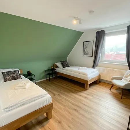 Grosses Apartment,ferienwohnung Mut 90 Qm2, Grosser Aufenthaltsbereich Fuer Firmen, Gruppen, Familien, Nahe Ulm, 3 Schlafzimmer, Wlan,hotel-tv,einzelbetten,garten,ruhige Lage,bettwaesche,handtuecher Inklusive,self Check-in,nahe Bwk,uni,legoland * 블라우슈타인